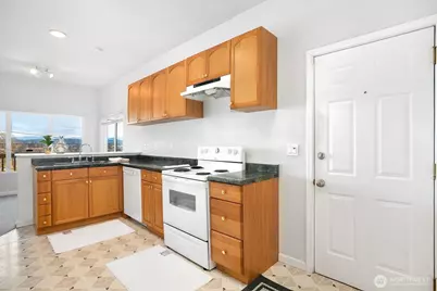 4205 34th Avenue S, Seattle, WA 98118 - Photo 7