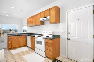 4205 34th Ave S, Seattle, WA 98118 - Photo 7