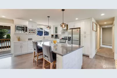 950 Anacortes Court NE, Renton, WA 98059 - Photo 11