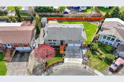 950 Anacortes Court NE, Renton, WA 98059 - Photo 3