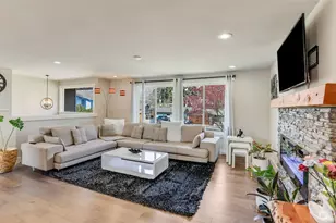 950 Anacortes Ct NE, Renton, WA 98059 - Photo 9