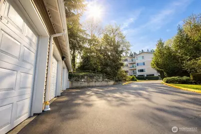 15000 Juanita Drive NE #403, Kenmore, WA 98028 - Photo 1