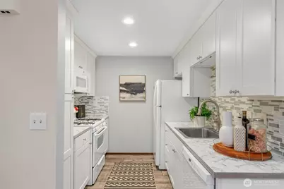 24709 13th Avenue S, Des Moines, WA 98198 - Photo 9