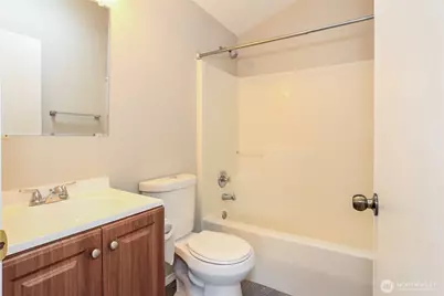 915 110th Street S, Tacoma, WA 98444 - Photo 9