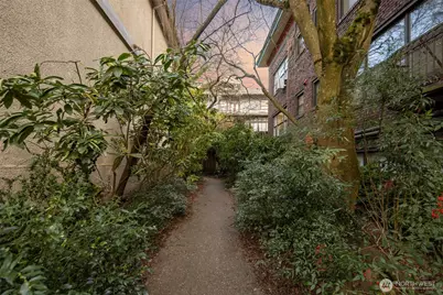 630 13th Avenue E #3, Seattle, WA 98102 - Photo 19