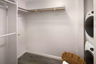 10330 SE 6th St, Bellevue, WA 98004 - Photo 23