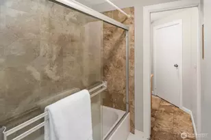 10330 SE 6th St, Bellevue, WA 98004 - Photo 19