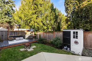 712 NW 95th St, Seattle, WA 98117 - Photo 33