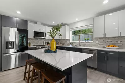 712 NW 95th Street, Seattle, WA 98117 - Photo 9