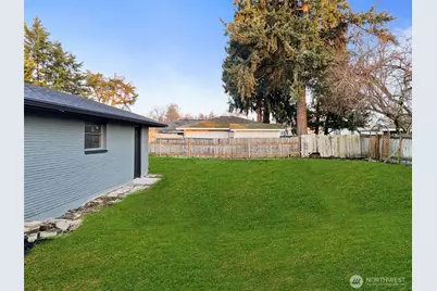 208 J Street NE, Auburn, WA 98002 - Photo 33