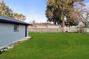 208 J St NE, Auburn, WA 98002 - Photo 33