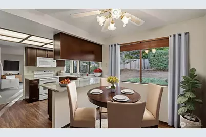 16641 160th Place SE, Renton, WA 98058 - Photo 13