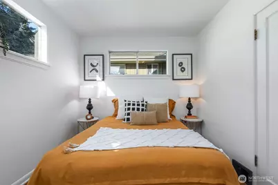 1323 Sturgus Avenue S, Seattle, WA 98144 - Photo 9