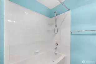 1001 W Casino Rd, Everett, WA 98204 - Photo 17