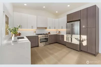 6710 N Parkview Lane, Tacoma, WA 98407 - Photo 11