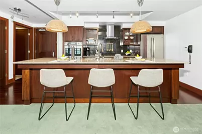 650 Bellevue Way NE #3705, Bellevue, WA 98004 - Photo 9