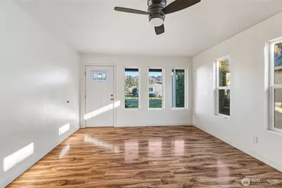 771 NE McBride Court, Castle Rock, WA 98611 - Photo 5