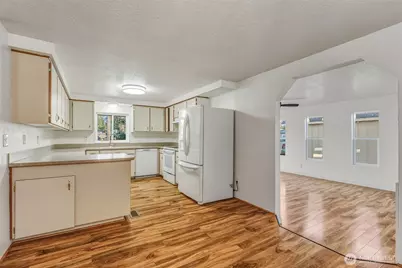 771 NE McBride Court, Castle Rock, WA 98611 - Photo 9