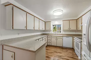 771 NE McBride Ct, Castle Rock, WA 98611 - Photo 11