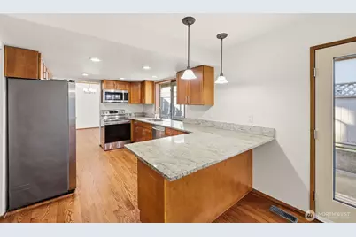15931 22nd Avenue SW, Burien, WA 98166 - Photo 7