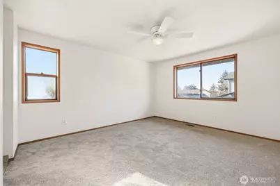 15931 22nd Avenue SW, Burien, WA 98166 - Photo 17