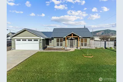 111 1st E, South Bend, WA 99586 - Photo 1