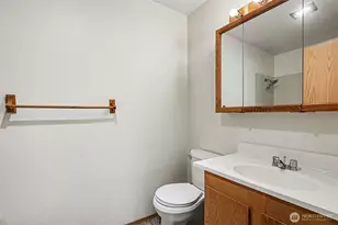 13717 Linden Ave N, Seattle, WA 98133 - Photo 17