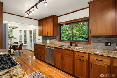 10743 14th Avenue NE, Seattle, WA 98125 - Photo 5