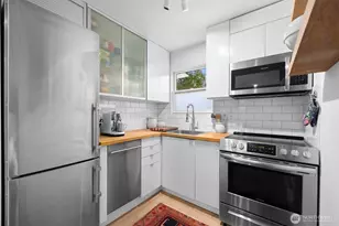 1519 5th Ave W, Seattle, WA 98119 - Photo 11