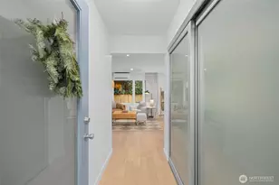 1519 5th Ave W, Seattle, WA 98119 - Photo 3