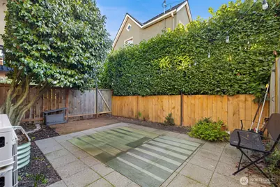 1519 5th Avenue W #2, Seattle, WA 98119 - Photo 23