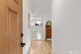 21318 Pioneer Way, Edmonds, WA 98026 - Photo 3