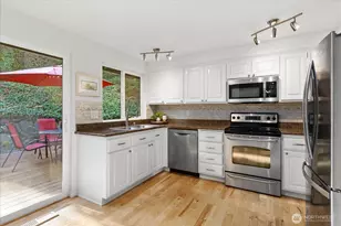 21318 Pioneer Way, Edmonds, WA 98026 - Photo 11