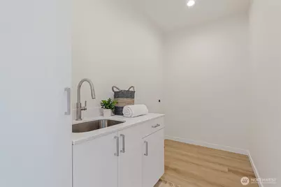 11231 Greenwood Avenue N #B, Seattle, WA 98133 - Photo 27