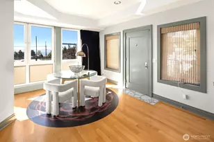 505 W Mercer Pl, Seattle, WA 98119 - Photo 13