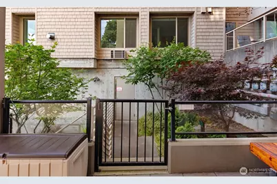 505 W Mercer Place #101, Seattle, WA 98119 - Photo 23