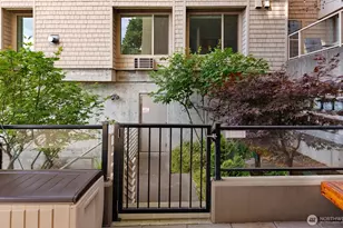 505 W Mercer Pl, Seattle, WA 98119 - Photo 23
