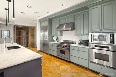 505 W Mercer Place #101, Seattle, WA 98119 - Photo 11