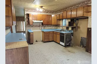 13715 45th Avenue S, Tukwila, WA 98168 - Photo 9