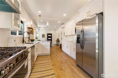 5310 46th Avenue S, Seattle, WA 98118 - Photo 9