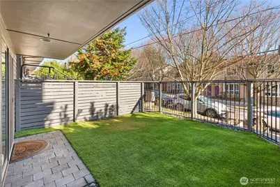 3411 Meridian Avenue N, Seattle, WA 98103 - Photo 17