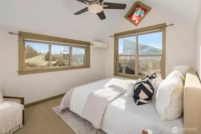 3411 Meridian Avenue N, Seattle, WA 98103 - Photo 9