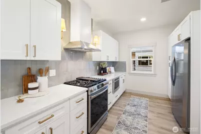 3037 21st Avenue W, Seattle, WA 98199 - Photo 13