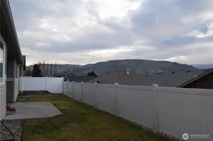 1363 Boulder Loop, East Wenatchee, WA 98802 - Photo 15