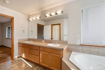 18719 12th Drive SE, Bothell, WA 98012 - Photo 27