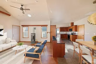 1752 Lee Ct, Freeland, WA 98249 - Photo 13