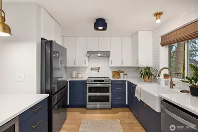 1585 NE Park View Drive, Bainbridge Island, WA 98110 - Photo 15