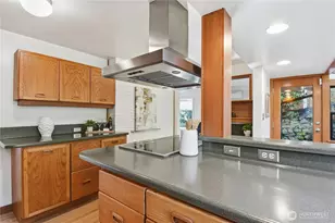 5052 Pullman Ave NE, Seattle, WA 98105 - Photo 9