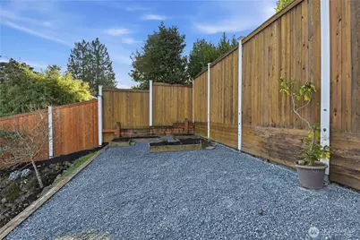 5052 Pullman Avenue NE, Seattle, WA 98105 - Photo 27