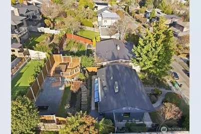 5052 Pullman Avenue NE, Seattle, WA 98105 - Photo 29